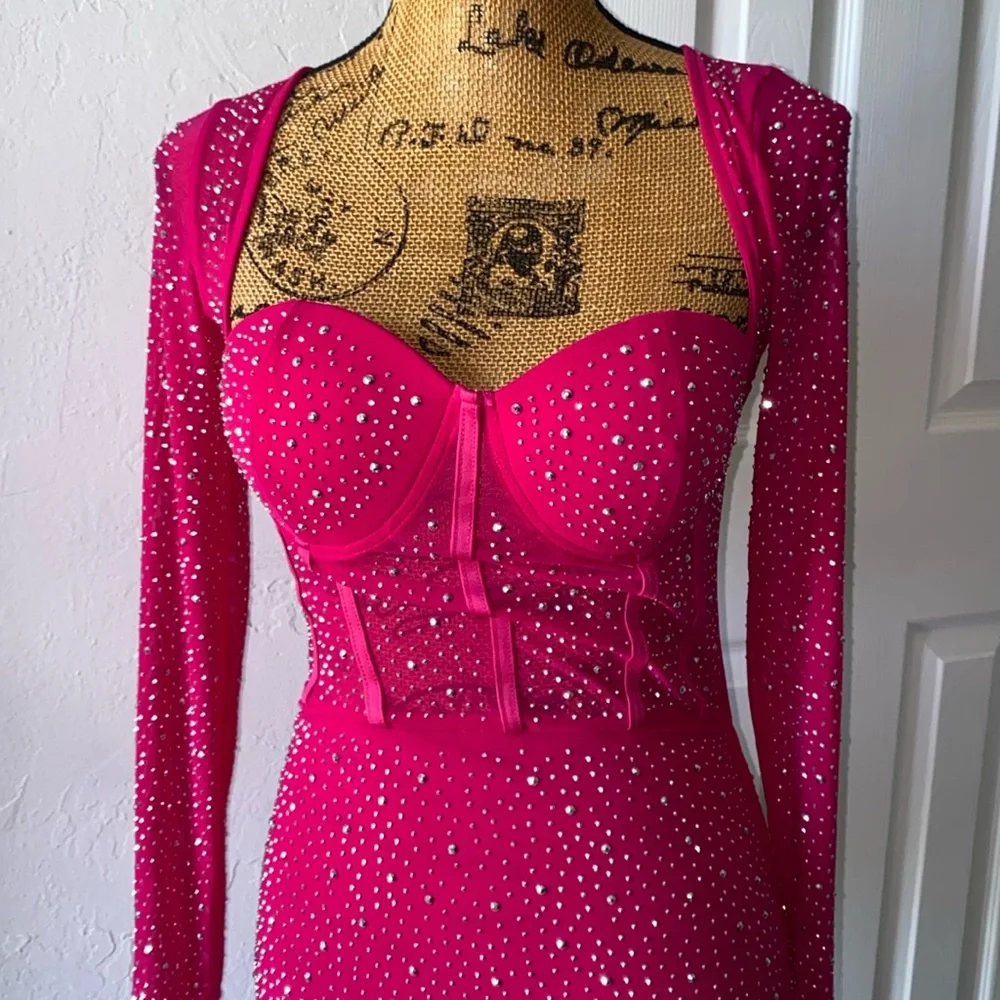 Medium dress - Picture 1 of 7